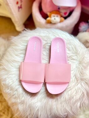 Gianni Bini Baby Pink Slides Stylish Athleisure Dillard's Shoes Women’s Size 7